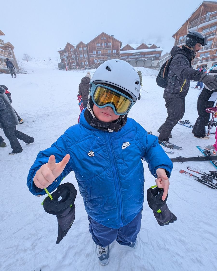 Noah ready to ski in Montgenèvre